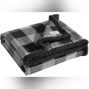 Eddie Bauer Cabin Plaid YD Sherpa Blanket/Throw, 50" x 60" New!
